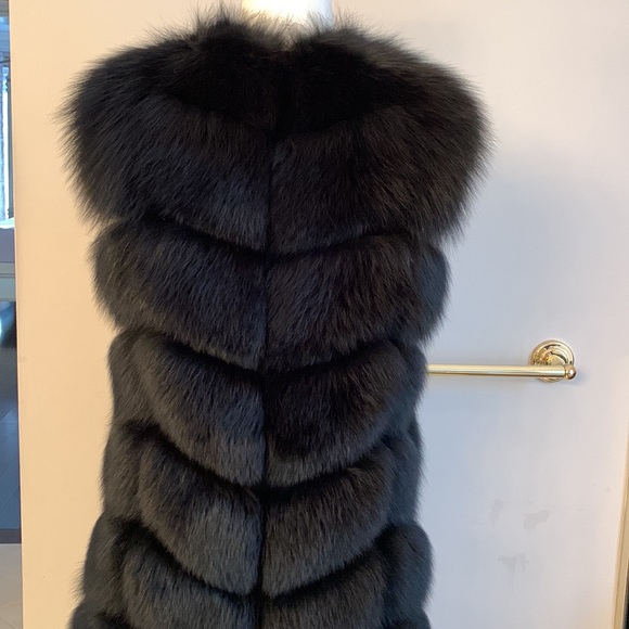 YVES Solomon Black fur vest new - Picture 9 of 11